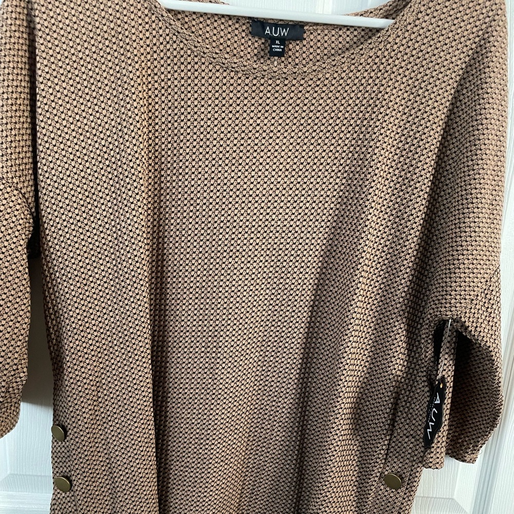 AUW Elbow length sleeve top